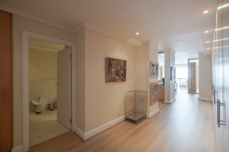 1 Bedroom Property for Sale in Mouille Point Western Cape